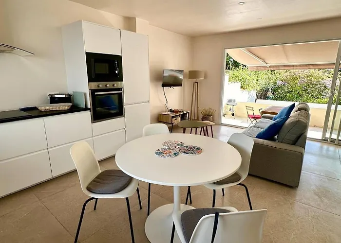 La Cabanne, 4 Pers, Centre, 50m Plage, Clim Σπίτι διακοπών