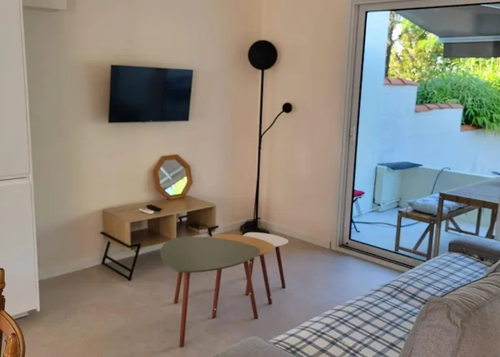 Semesterbostad La Cabanne, 4 Pers, Centre, 50m Plage, Clim *